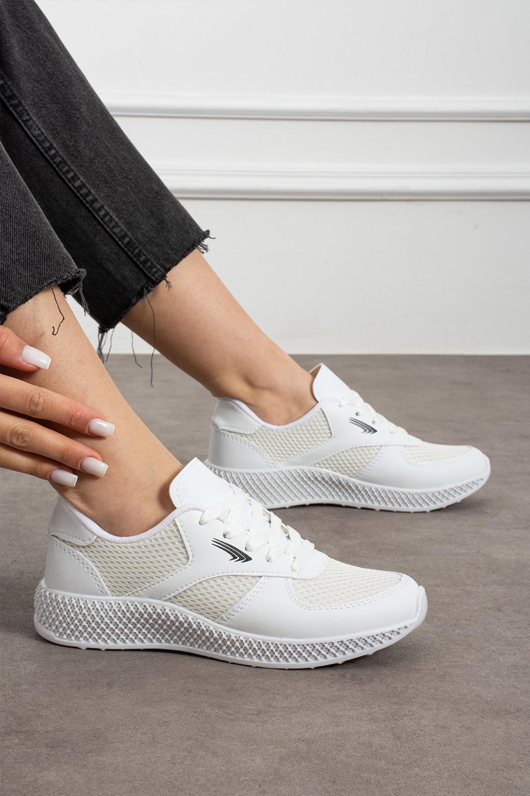 Kalın%20Taban%20Fileli%20Kadın%20Sneaker%20STC197